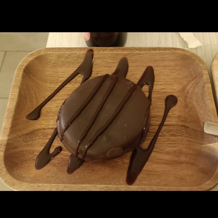 photo of Pura Vida veggie and vegan Alfajor cubierto con chocolate shared by @catacc on  19 Dec 2024 - review