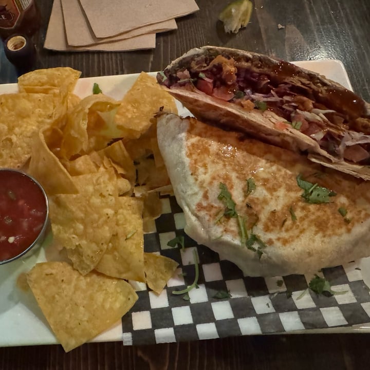 photo of Tucos Taco Lounge crunchwrap shared by @cheapvegantacos on  25 Mar 2025 - review