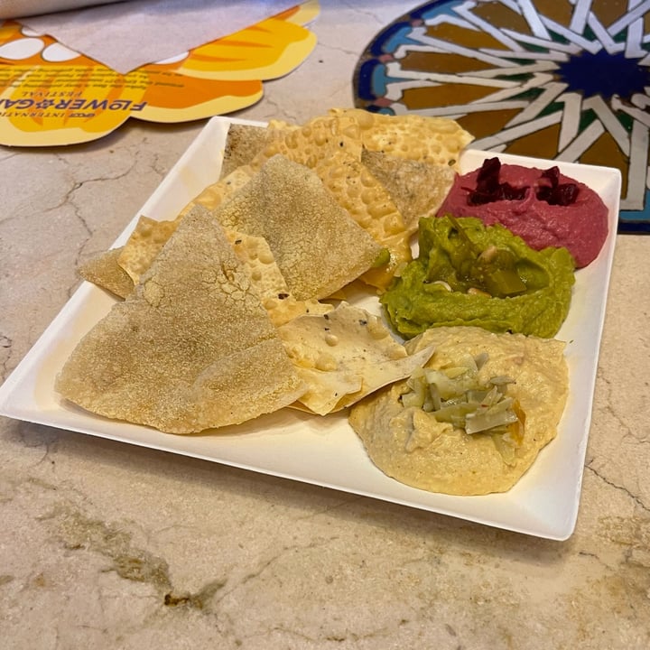 photo of Tangierine Café Hummus Trio shared by @camillebeth on  12 Mar 2023 - review