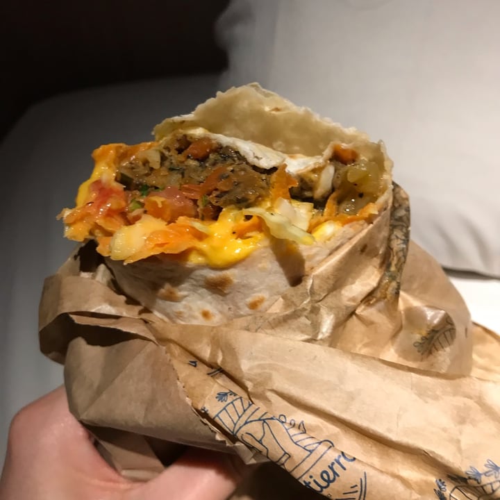 photo of Mama Tierra Acropolis Mushroom Gyro shared by @arenavegan on  01 Jan 2023 - review