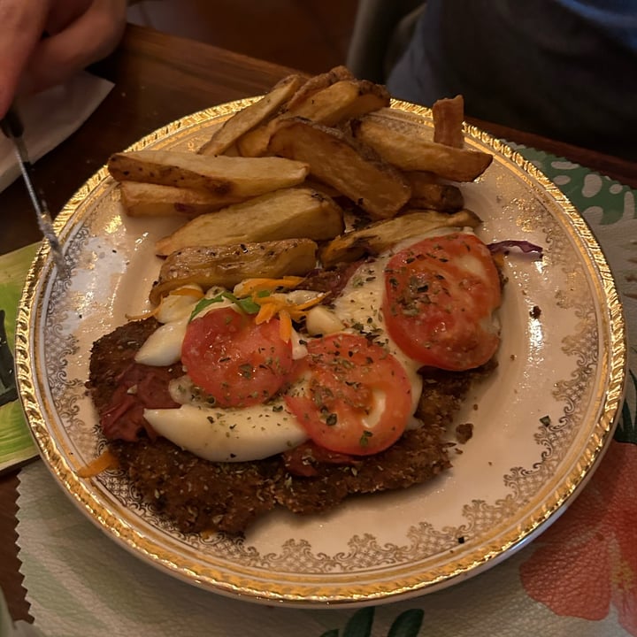 photo of Las Cuevas Milanesa de legumbres al plato shared by @veganaplatense on  18 Jun 2023 - review