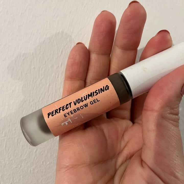 photo of Freshly Cosmetics perfect volumising eyebrow gel shared by @lauftv on  20 Mar 2023 - review