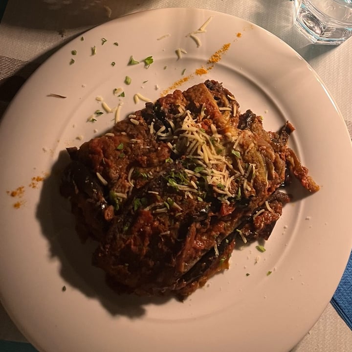 photo of La Tecia Vegana Parmigiana di melanzane shared by @llisa7 on  26 Apr 2023 - review