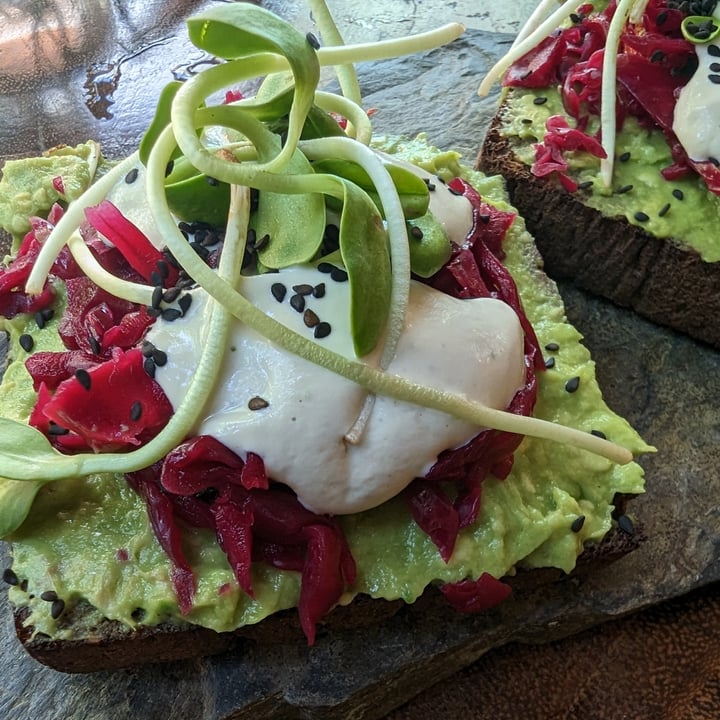 photo of Raw Love Avocado Toast shared by @corvuscorax on  24 May 2023 - review