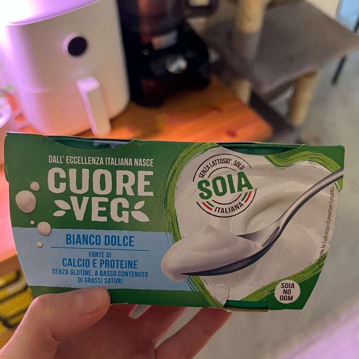 photo of Cuore veg Yogurt bianco dolce shared by @tipsyballoons on  28 Mar 2023 - review