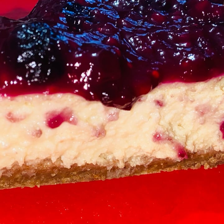 photo of Tierra Libre Cheesecake de frutos rojos shared by @javi-ortegata on  23 Apr 2023 - review