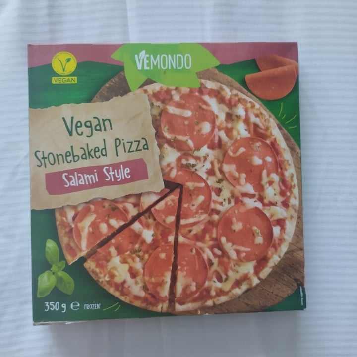 photo of Vemondo Vegan Stonenbaked Pizza Salami Style shared by @sam911bee on  15 Jun 2023 - review