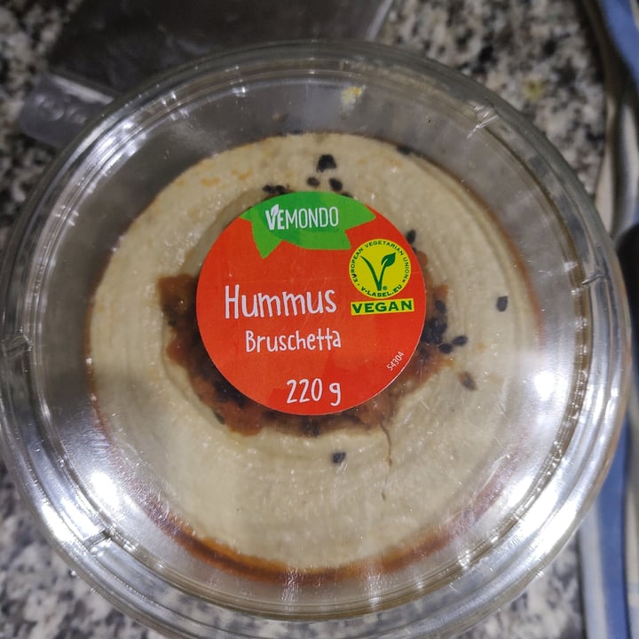 photo of Vemondo Hummus bruschetta shared by @nurvola2003 on  22 Jan 2023 - review