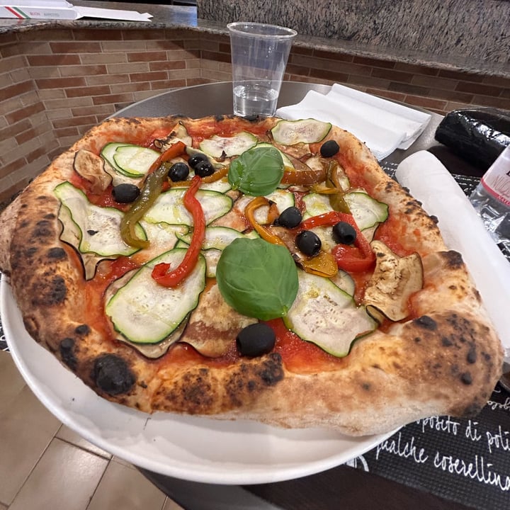photo of Oro di Napoli Pizzeria D'asporto Pizza contadina senza mozzarella shared by @francesca89 on  03 May 2023 - review
