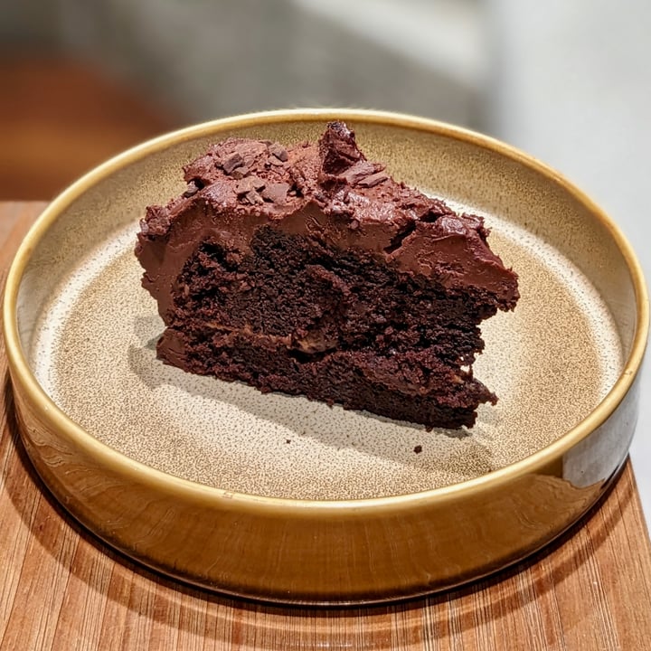 photo of Genius Central Singapore Vegan chocolate mud cake shared by @xinru-t on  19 Feb 2023 - review