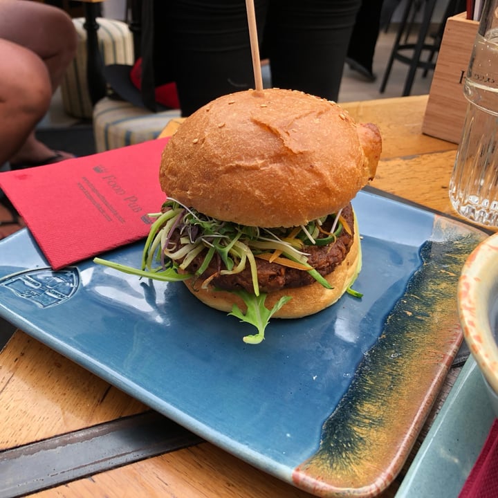 photo of Kings Caffe Sensational Vegan Burger shared by @marimandeln on  19 Jul 2023 - review