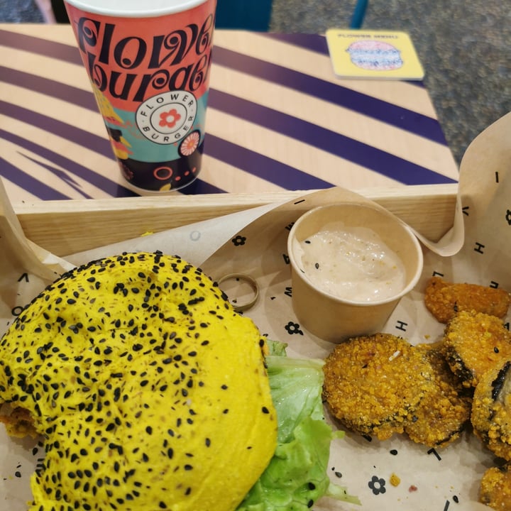 photo of Flower Burger Cheesy cecio shared by @vuk76 on  25 Jan 2023 - review