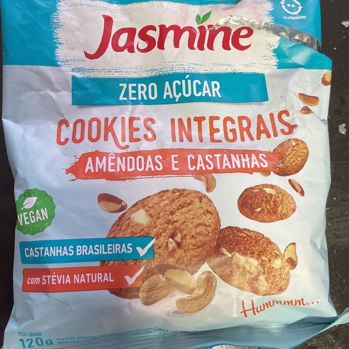 photo of Jasmine cookies amendoas e castanhas shared by @deboramilano on  11 Feb 2023 - review
