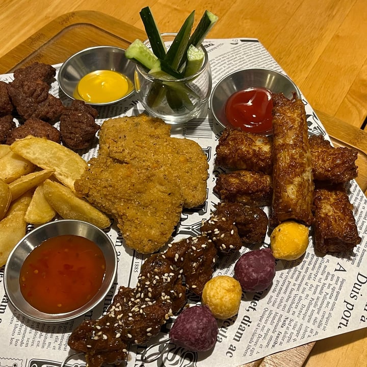 photo of 品品99 咖啡 輕食 Mixed fried food platter shared by @shiryu on  27 Feb 2023 - review