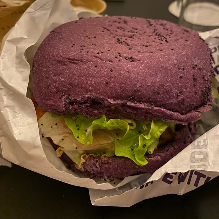 photo of Flower Burger Flower Burger shared by @giuliaghil on  15 Feb 2023 - review