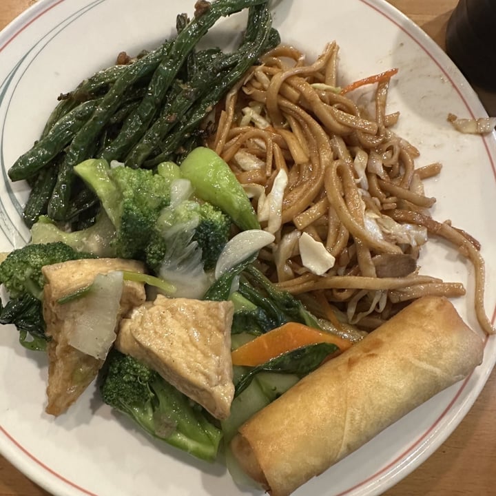 photo of Trendy Vegan Buffet shared by @fleurdelisftw on  26 Apr 2023 - review