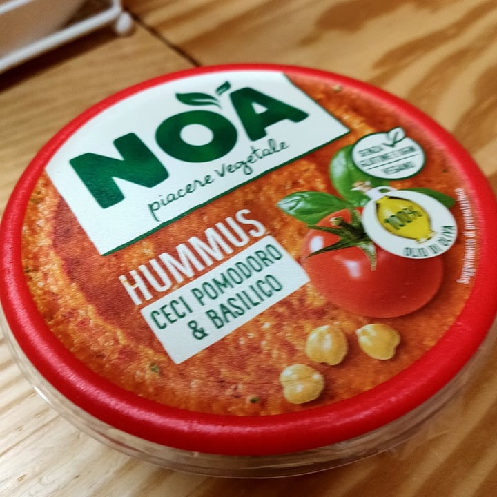 photo of Noa Hummus Ceci E Pomodoro shared by @walkoffame on  02 Aug 2023 - review