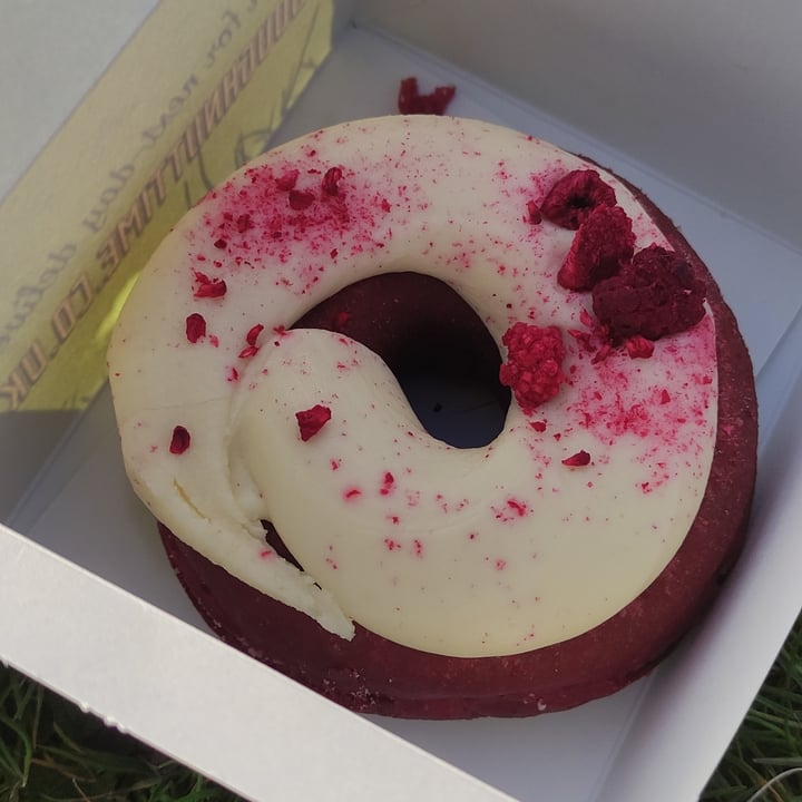 photo of Doughnut Time Sia later shared by @frenchveganfoodie on  04 May 2023 - review