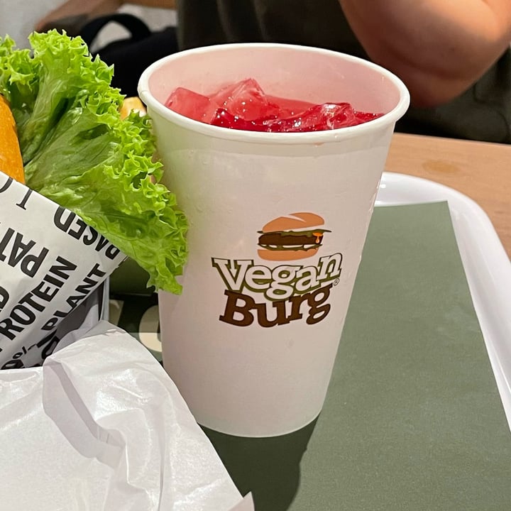 photo of VEGANBURG Woodleigh Cranberry Lemonade shared by @themancvegansg on  03 Jun 2023 - review