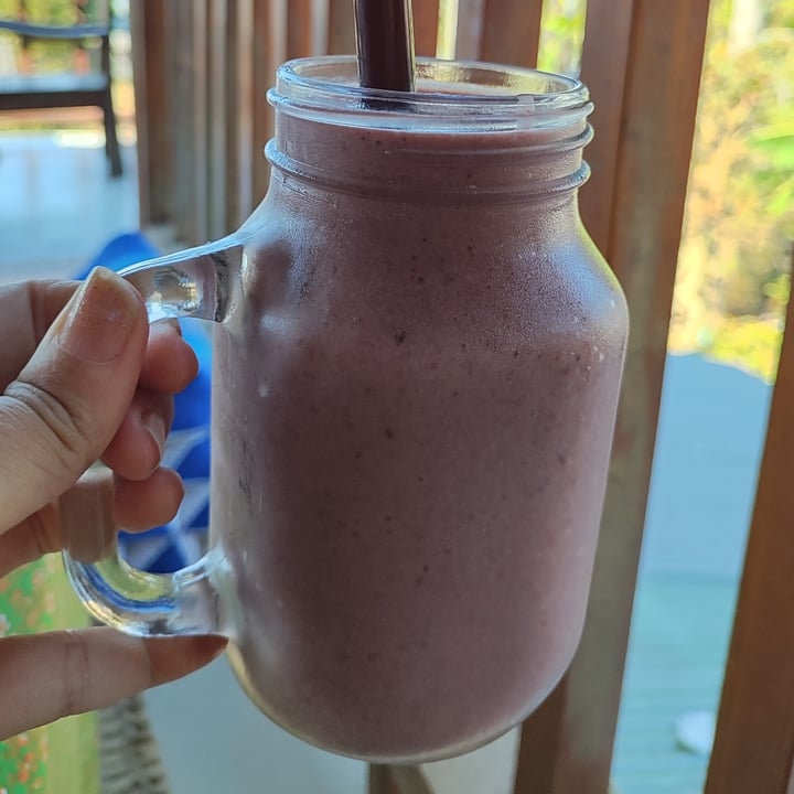 photo of Bom Bowls Acai Smoothie shared by @littleredmushroom on  23 Jan 2023 - review