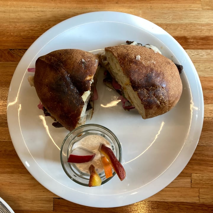 photo of Sampa Sandwich de Girgolas shared by @anavegar on  25 Jun 2023 - review