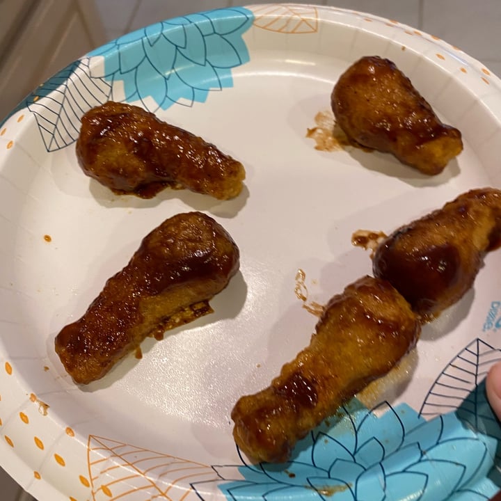 photo of Trader Joe's Buffalo Style Chickenless Wings shared by @dankblonde on  22 Feb 2023 - review