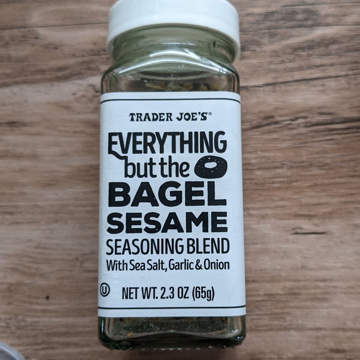 photo of Trader Joe's Everything But The Bagel Sesame Seasoning Blend shared by @theveganfeast on  23 Feb 2023 - review
