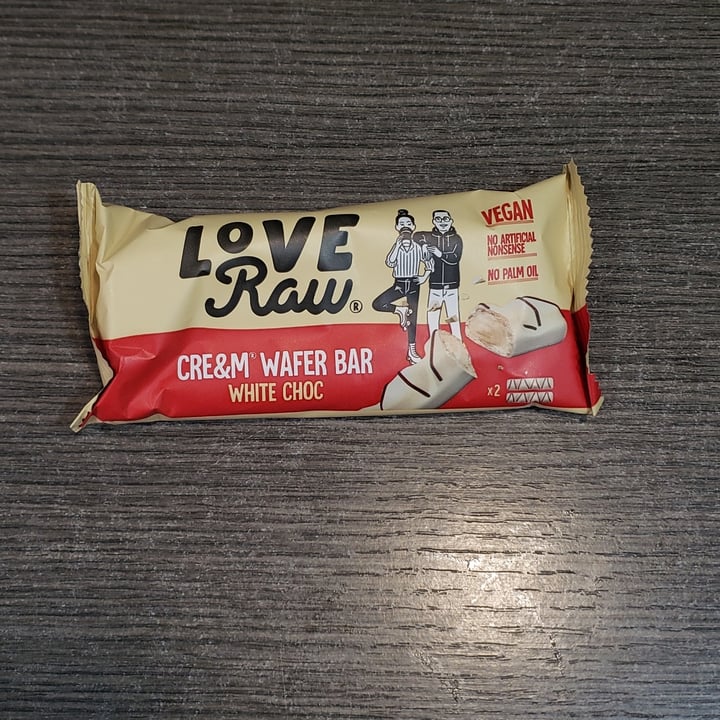 photo of LoveRaw Cre&m Wafer Bar Milk Choc shared by @gaiatodisco on  02 Mar 2023 - review