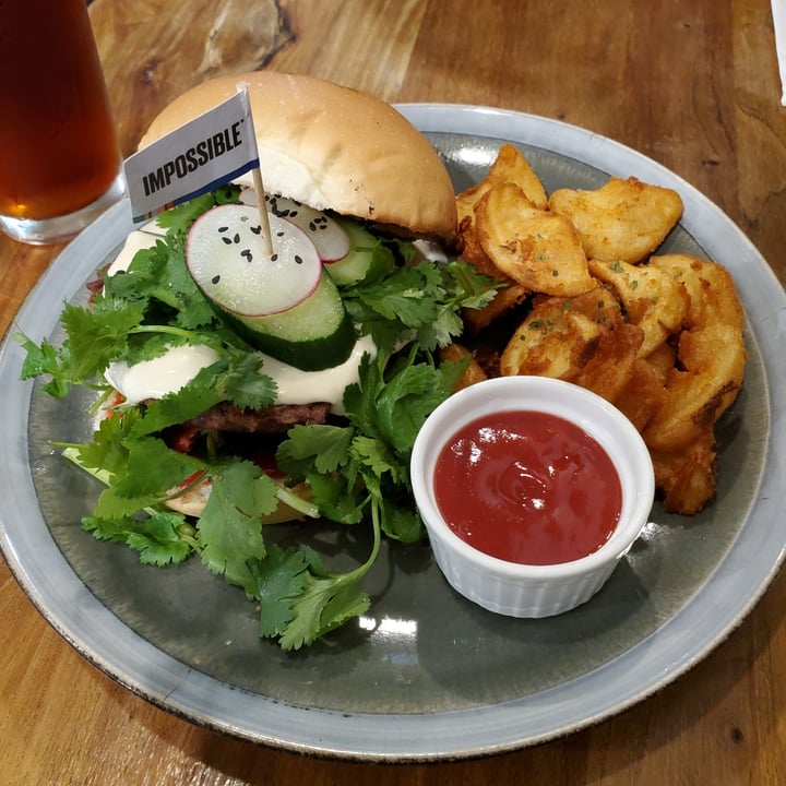 photo of YEARS Double Deck Cilantro Impossible Burger shared by @moosewong on  15 Apr 2023 - review