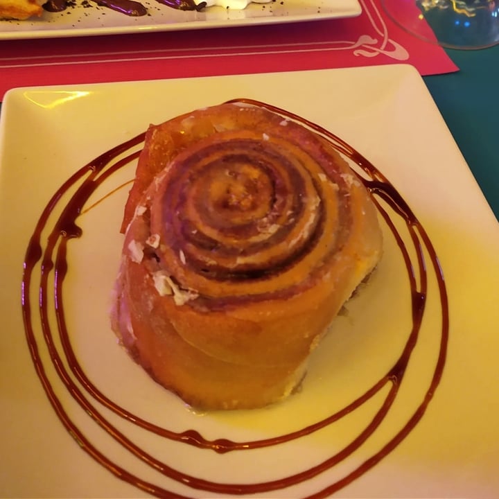 photo of Freedom Cakes Cinnamon Roll shared by @thechillvegan on  09 Feb 2023 - review
