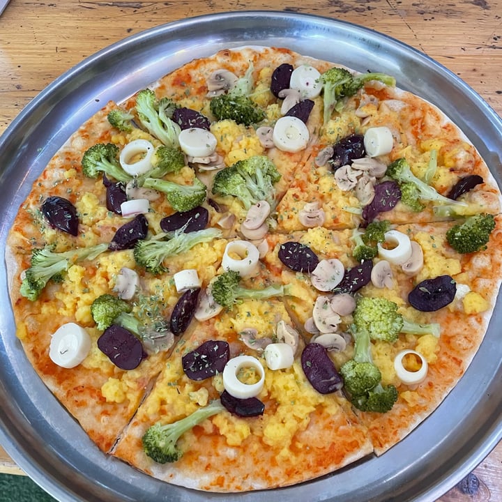 photo of Pizzeria Italiana lounge Pizza Vegana shared by @sammy123 on  02 Feb 2023 - review
