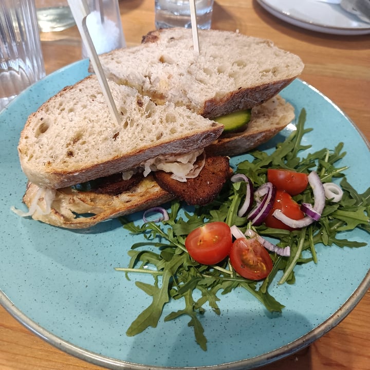 photo of Holy Cow Ruben Sandwich shared by @friedmandriver on  07 May 2023 - review