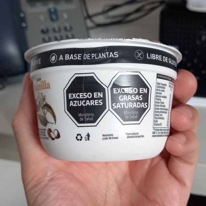 photo of Crudda Yogurt Con Leche De Coco Sabor Vainilla shared by @diecantero on  03 Mar 2023 - review