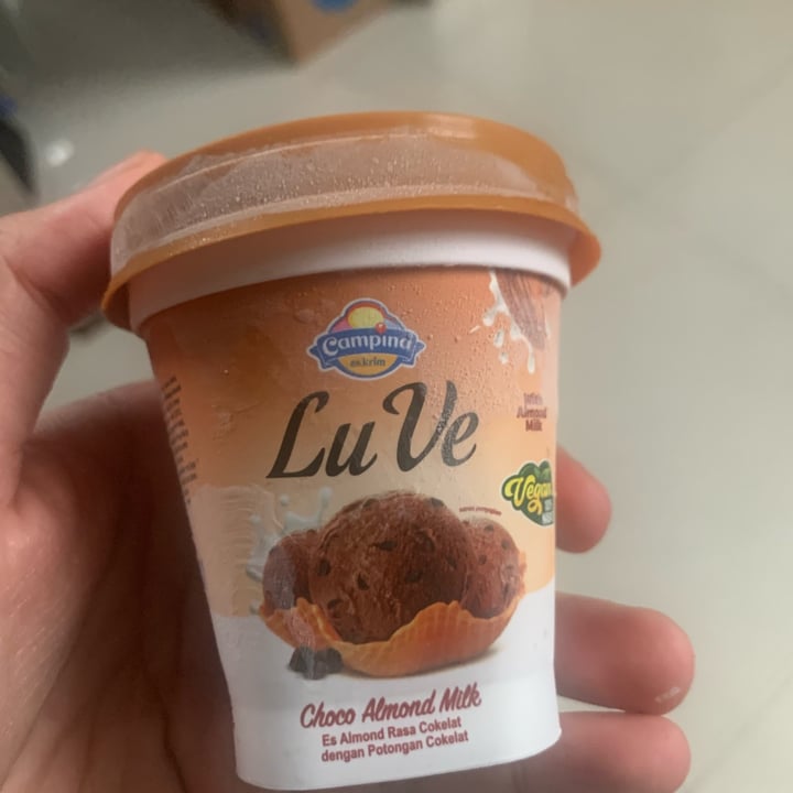 photo of Campina lu ve almond chocolate ice cream shared by @poppyprl on  09 May 2023 - review