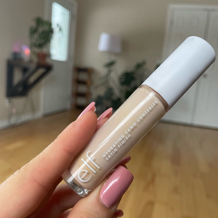 photo of e.l.f. Cosmetics Hydrating Como Concealer Satin Finish shared by @plantifullush on  03 Mar 2023 - review