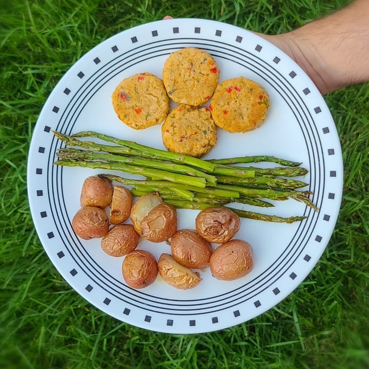 photo of Good Catch Plant-Based Crab Cakes New England Style shared by @agreene428 on  03 Aug 2023 - review