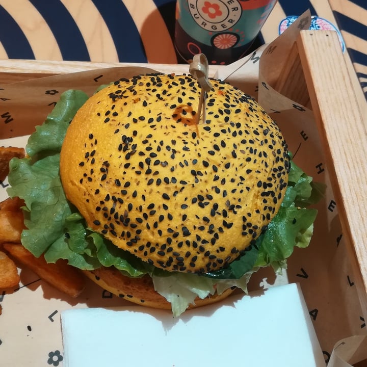 photo of Flower Burger Spicy Cecio shared by @e1e on  29 Mar 2023 - review