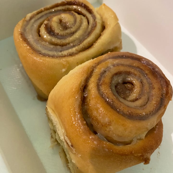 photo of Freedom Cakes Cinnamon Roll shared by @giuliaghil on  08 Mar 2023 - review