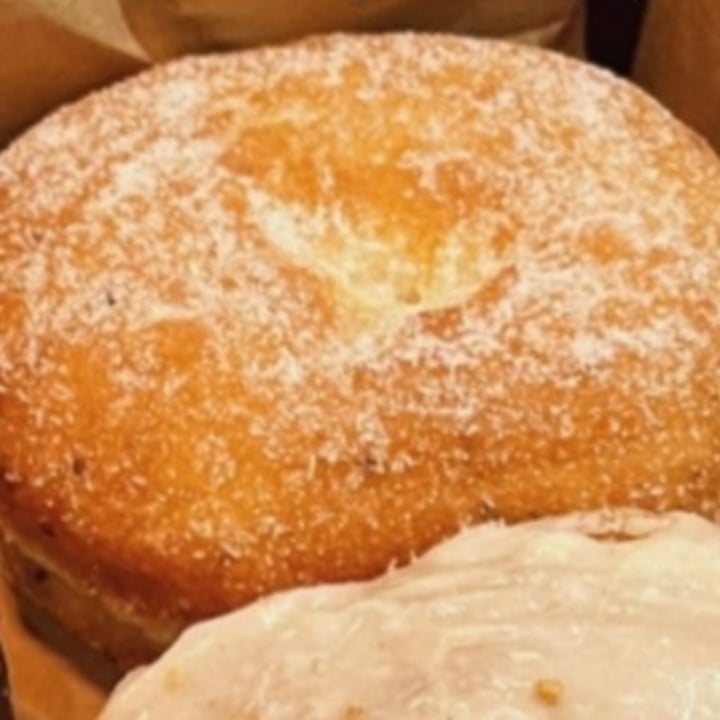 photo of Crosstown Marylebone - Vegan Doughnuts & Coffee Raspberry Jam shared by @teamaldous on  02 Jan 2023 - review