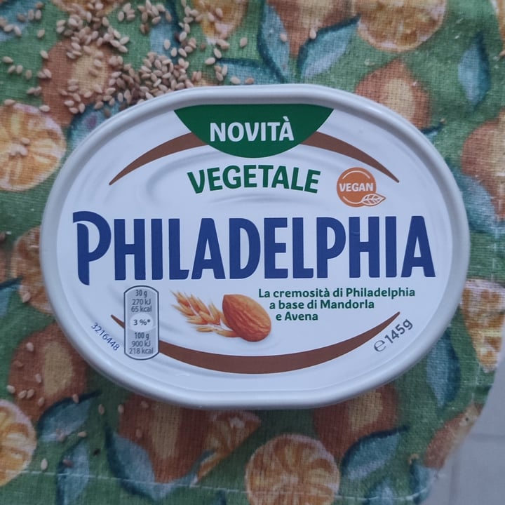 photo of Kraft Philadelphia Plant Based Cream Cheese shared by @danicari on  10 Jul 2023 - review