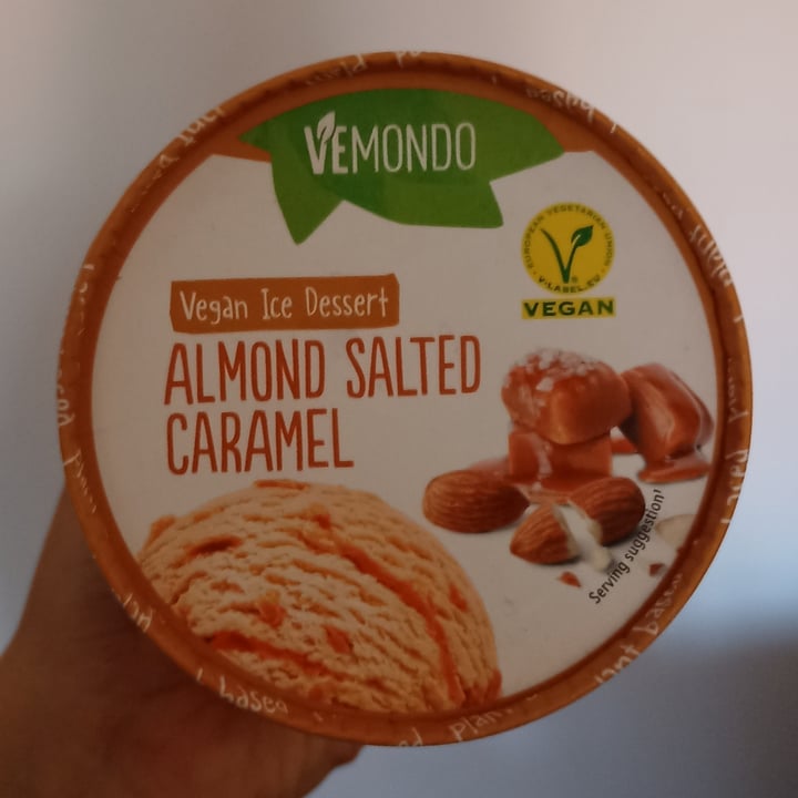photo of Vemondo Vegan Ice Dessert-Almond salted caramel shared by @leiremarcs on  05 May 2023 - review