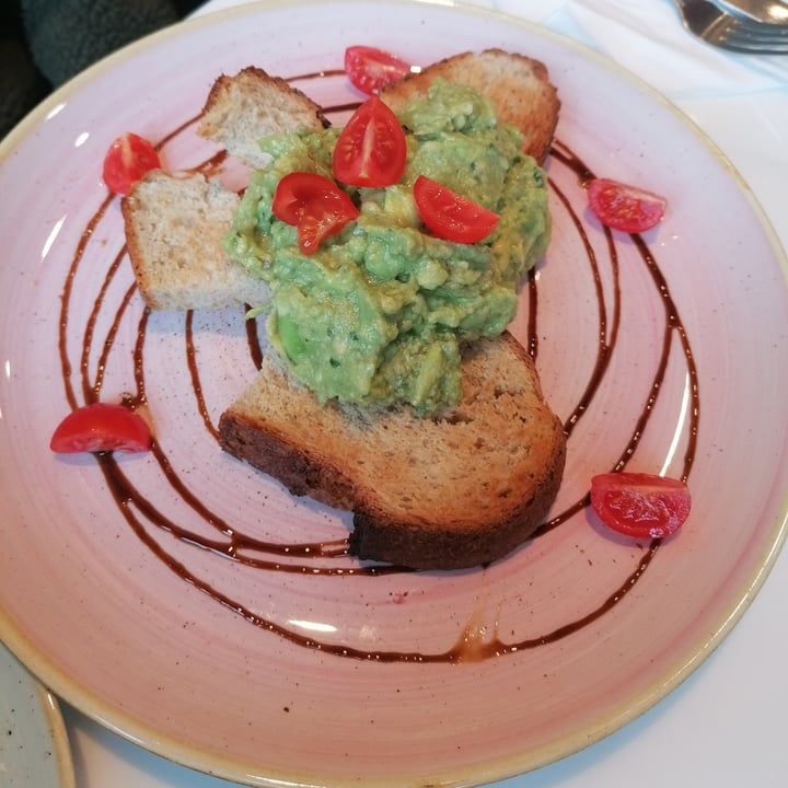 photo of Mimi's Little Bakehouse - City Art Centre Avocado On Toast shared by @robynellen on  03 Feb 2023 - review
