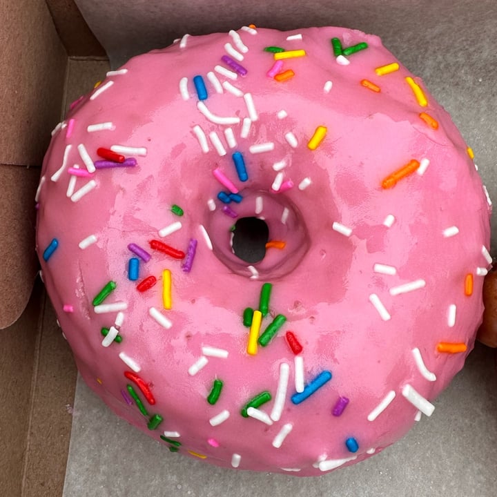 photo of Nicky's Doughnuts & Ice Cream homer donut shared by @blondechickpea on  15 Jul 2023 - review