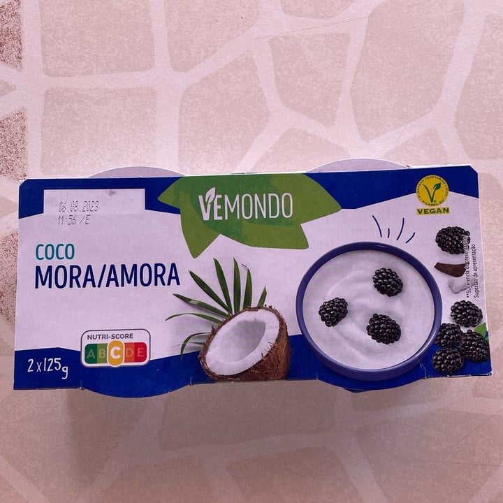 photo of Vemondo Vegan coconut dessert blackberry shared by @pauladelriver on  22 Jul 2023 - review