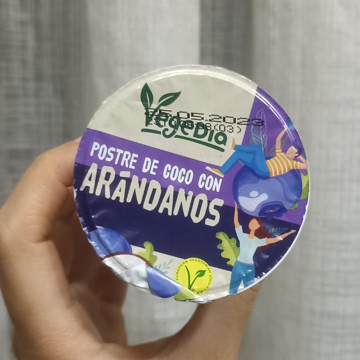 photo of Vegedia postre de coco con arándanos shared by @leiremarcs on  29 Apr 2023 - review