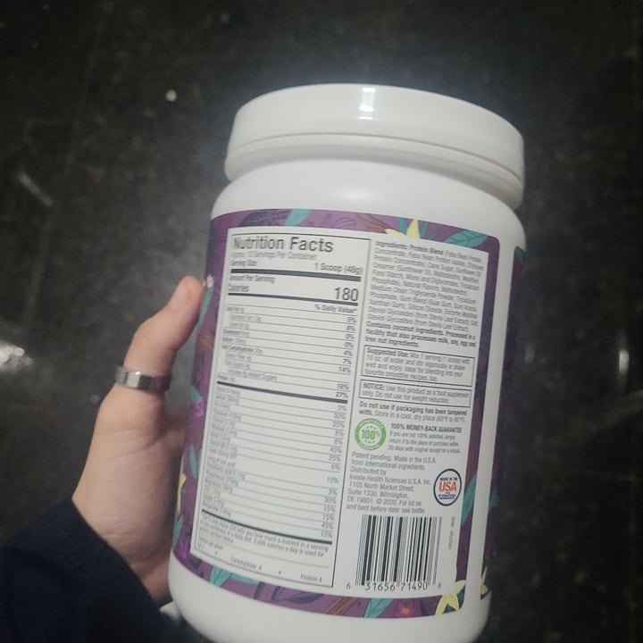 photo of Plantopia shake shared by @giovannathais on  25 May 2023 - review