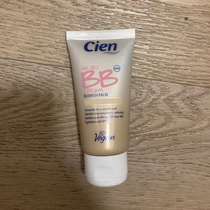 photo of Cien Bb crema shared by @tiure on  21 Apr 2023 - review