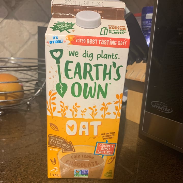 photo of Earth's Own Chocolate Oat Milk shared by @ecoearth on  17 Jan 2023 - review