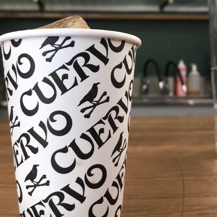 photo of Cuervo Café Café flat white con leche de almendras. shared by @shelterforfoxes on  17 Apr 2023 - review