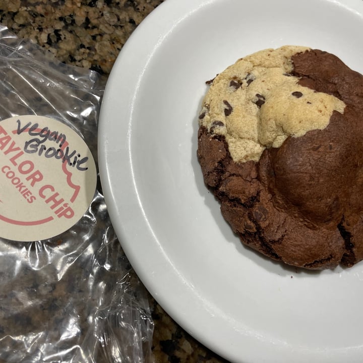 photo of Taylor chip vegan brookie shared by @karenasp on  26 Feb 2023 - review